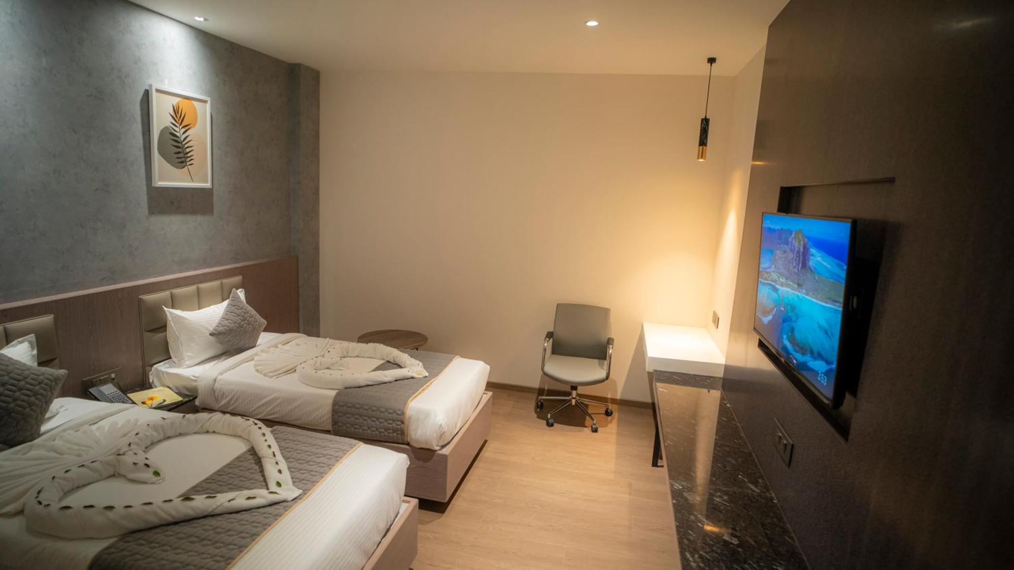 Tulips Grand Hotel 4*