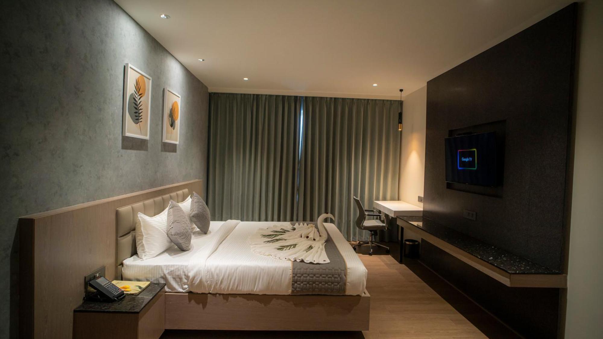 Tulips Grand Hotel 4*