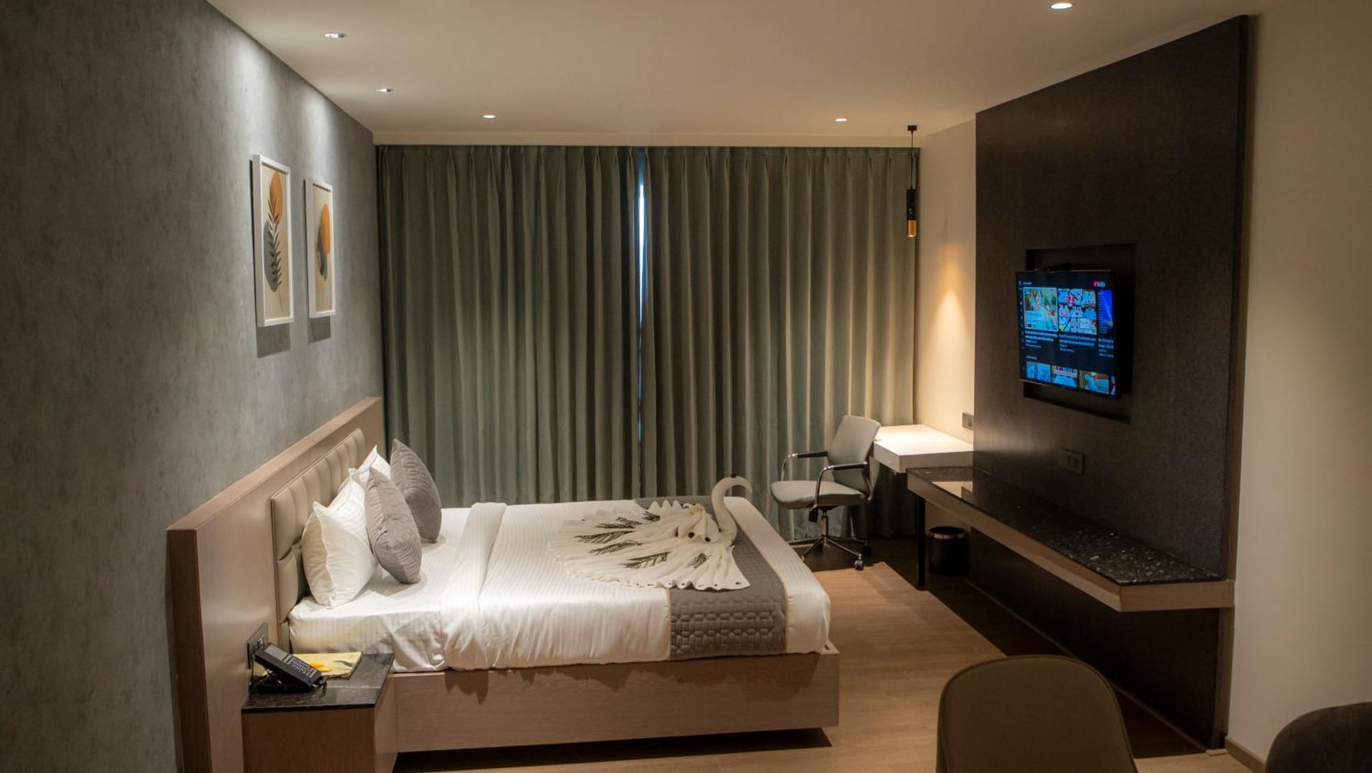 Hotel Tulips Grand 4*