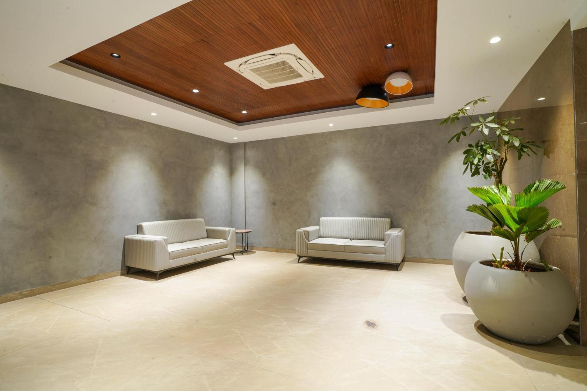 Hotel Tulips Grand 4*